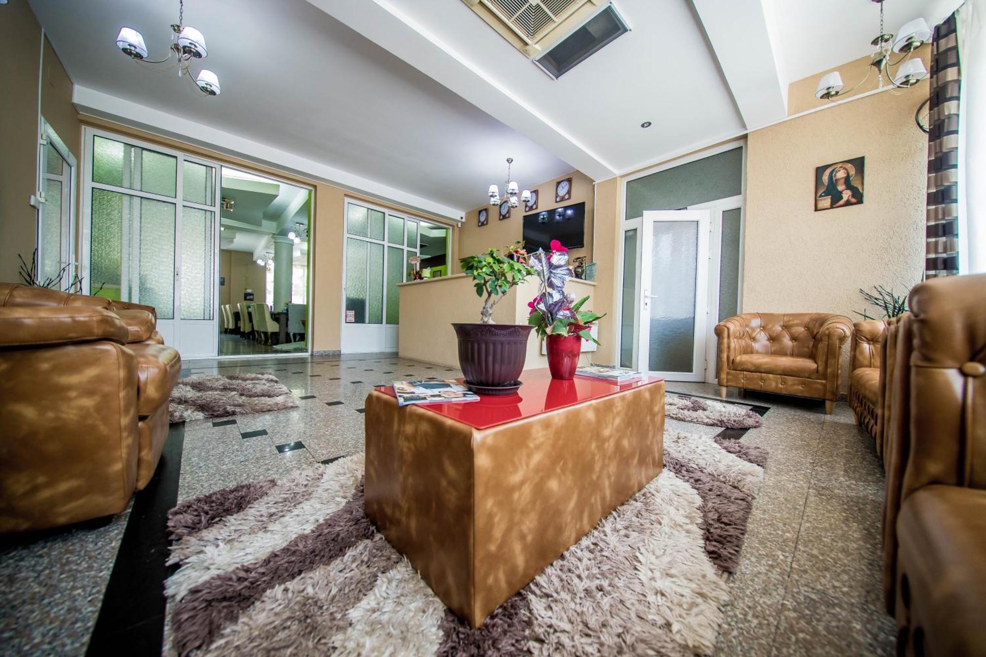 Hotel Darosy Arad Kültér fotó