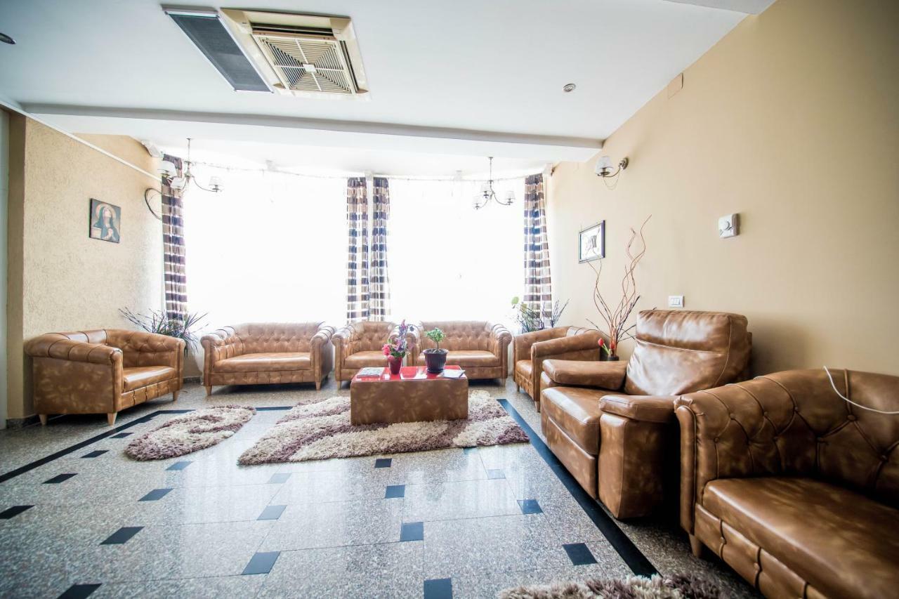 Hotel Darosy Arad Kültér fotó