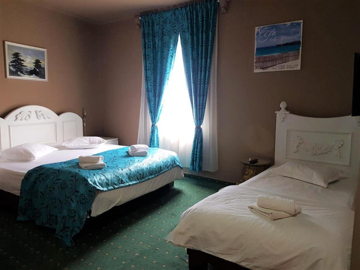Hotel Darosy Arad Kültér fotó