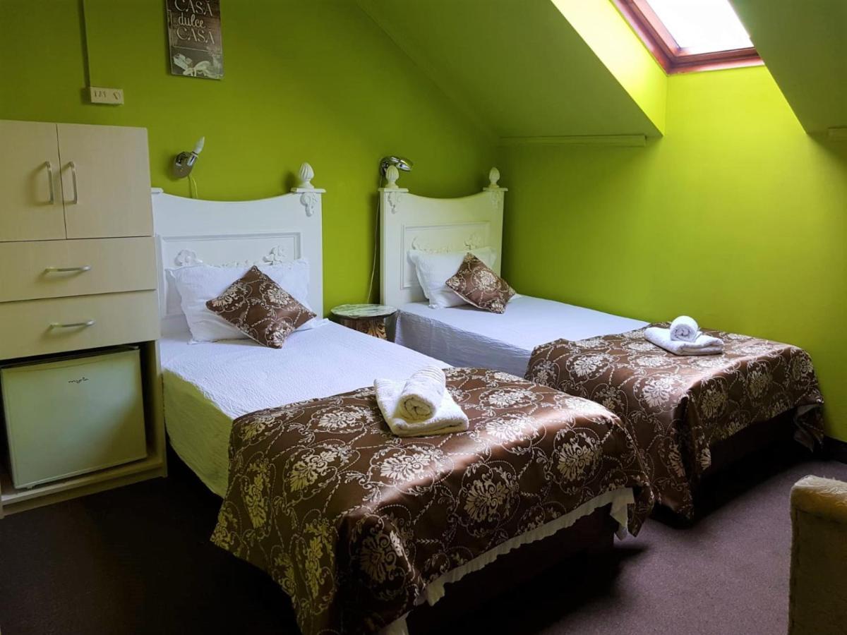 Hotel Darosy Arad Kültér fotó