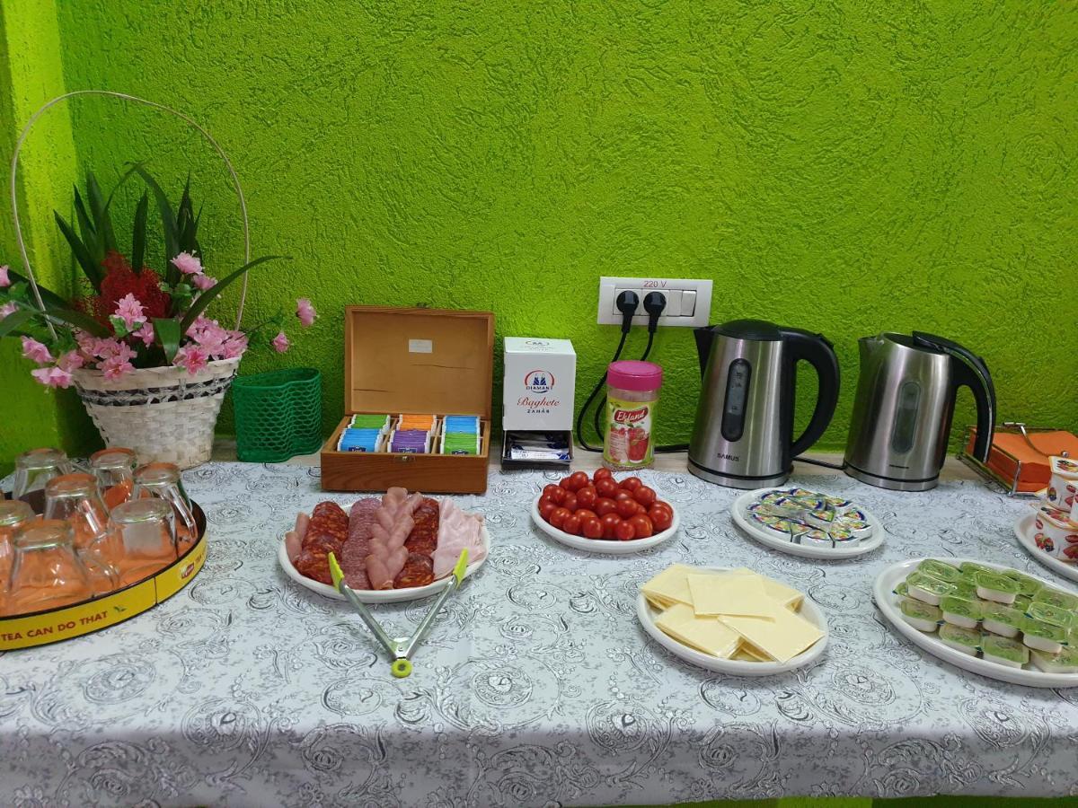 Hotel Darosy Arad Kültér fotó